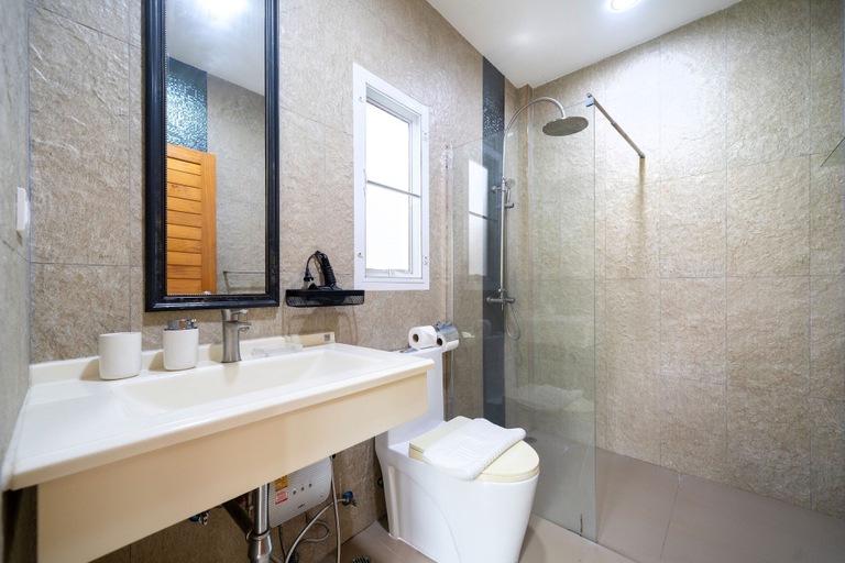 Bathroom, NaiHarn Private Oxavia Garden Bungalows, Pulau Phuket