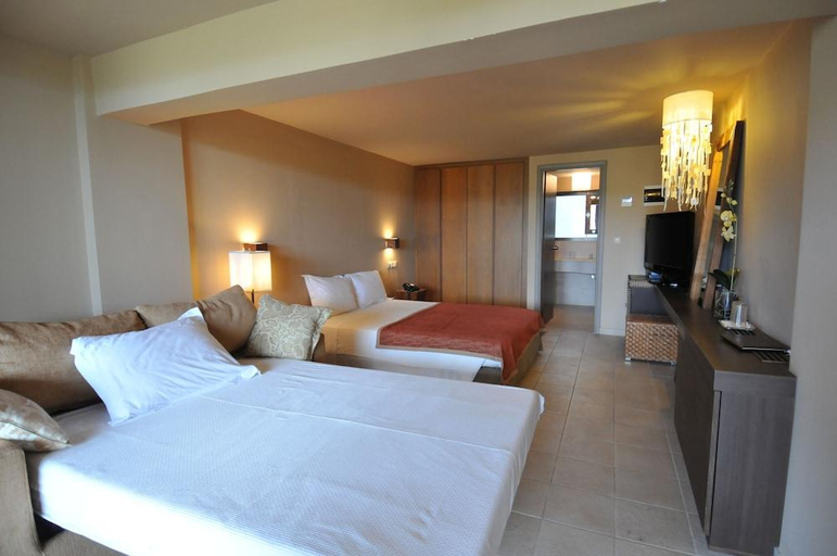 Bedroom 2, Aegeon Beach Hotel, Attica