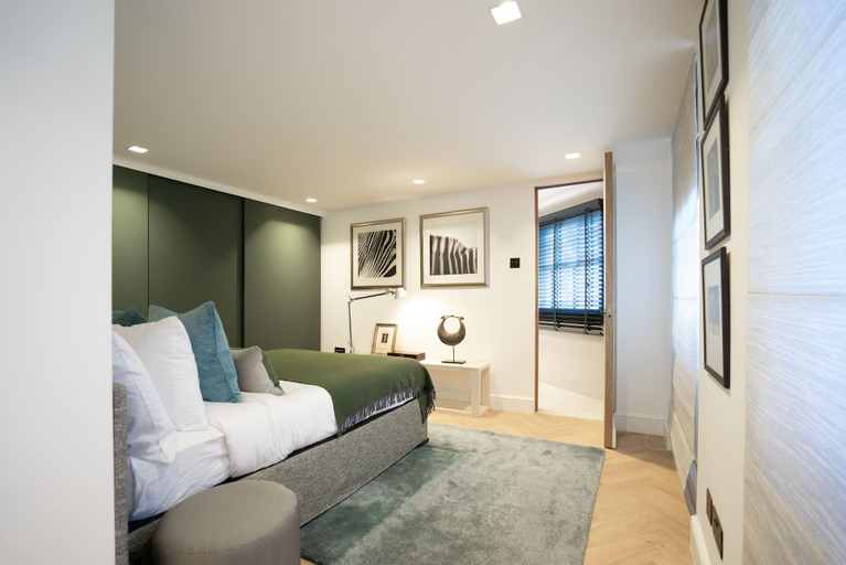 Room 4, Cadogan Square - 2 Bedroom Apartment V, London