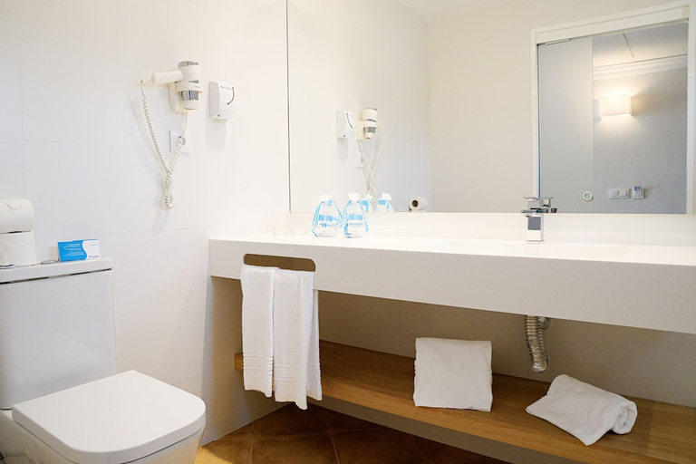 Bathroom 4, R2 Buganvilla, Las Palmas