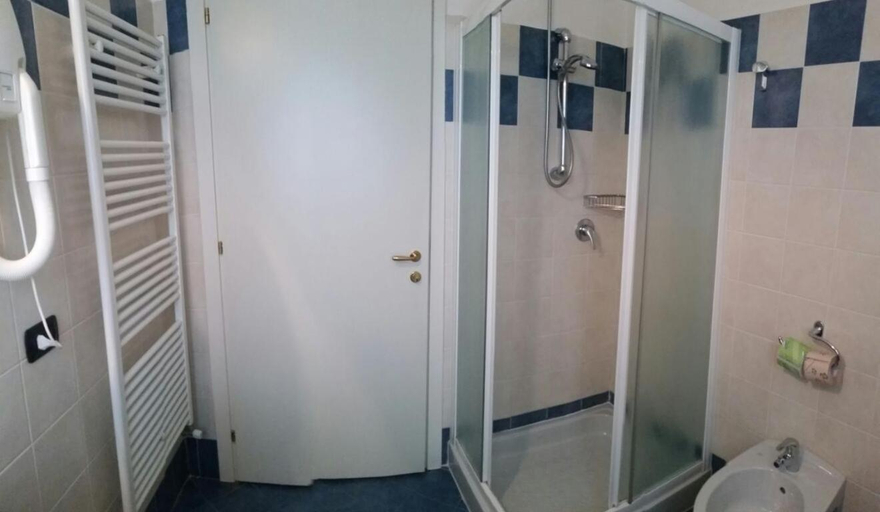 Bathroom 4, Hotel Lario, Como