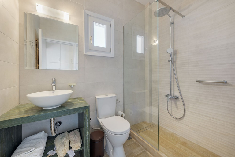 Bathroom 5, Dolphin Bay Seaside Resort & Suites, South Aegean