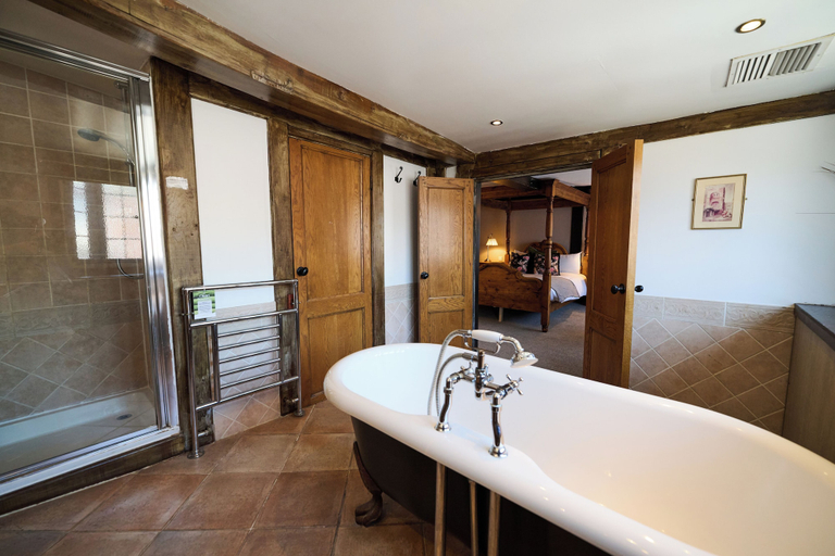 Bathroom 4, White Hart, Exeter by Marston's Inns, Devon