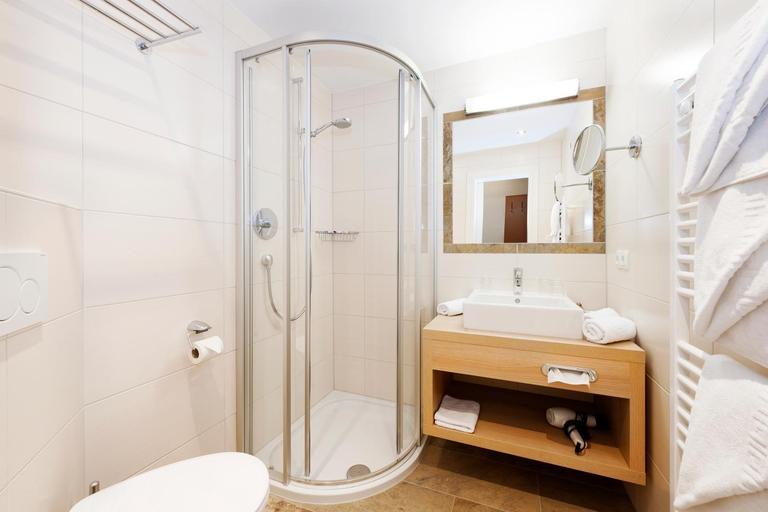 Bathroom 4, Tyrol, Kufstein