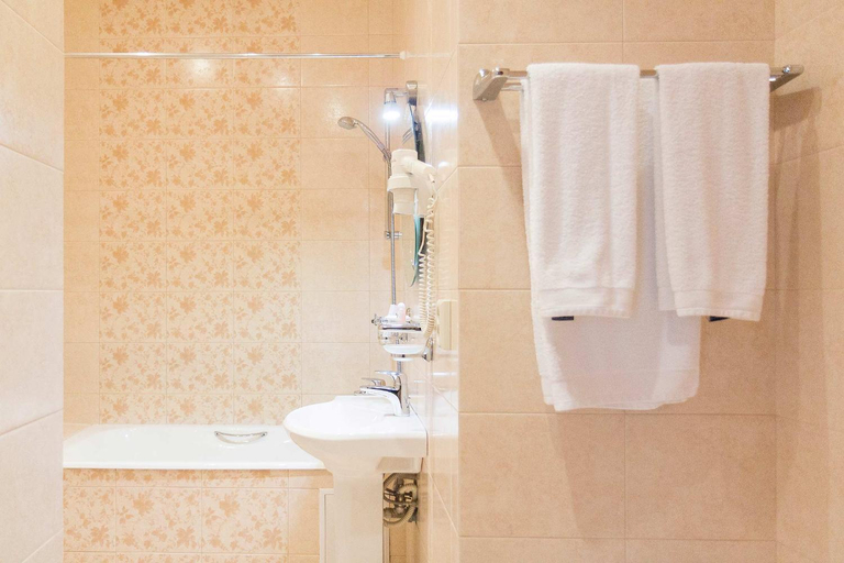 Bathroom 2, Zhemchuzhina Hotel, Saratovskiy rayon