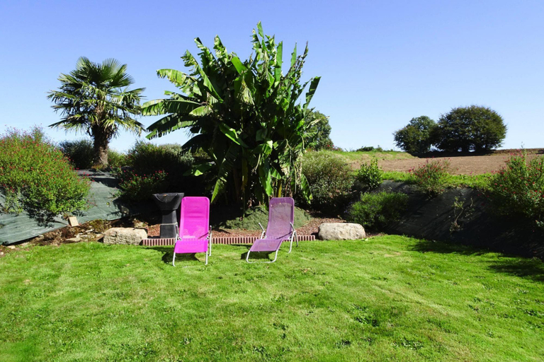 Others 4, Holiday Home in Guerlesquin near Lake, Finistère