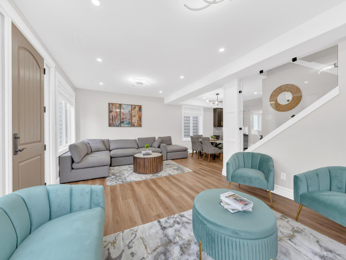 3, 5 Bedrooms Modern Oasis in Downtown Area, Essex
