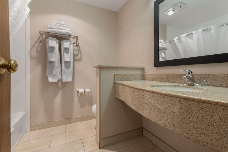Bathroom 16