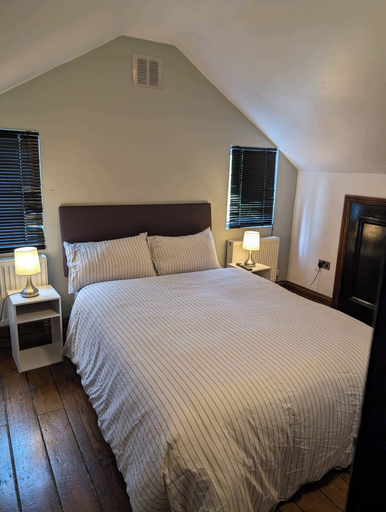 Bedroom 3, 3b-10min City Airport, Parking, No Parties Allowed, London