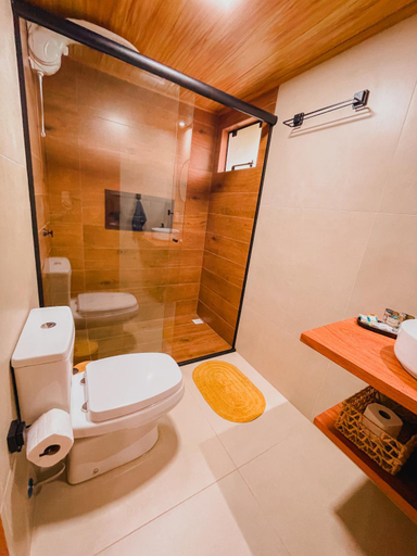 Bathroom 3, Shangri La Casas e Studios, Imbituba