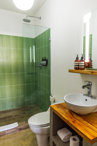 Bathroom 3, Tantalo Hotel - Kitchen - Roofbar, Panamá