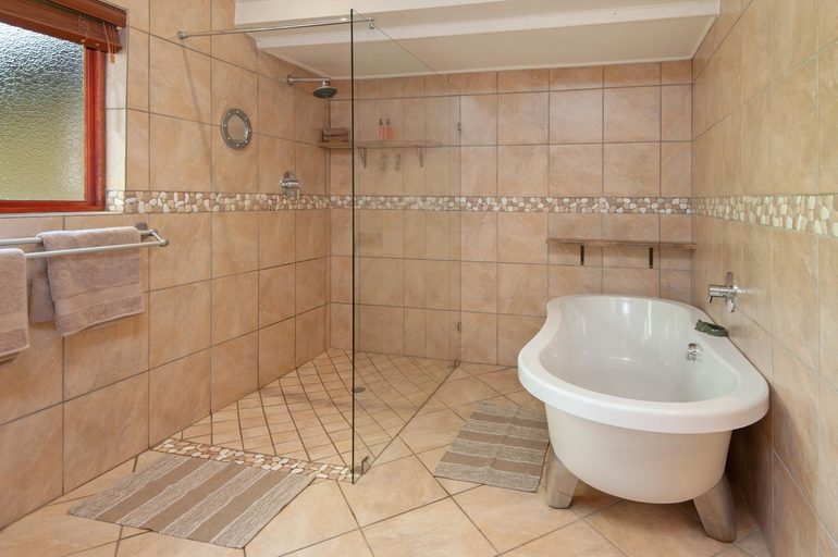 Bathroom 4, 18 on Kloof Guest House, City of Cape Town