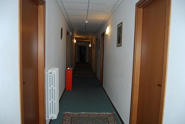 Others 5, Hotel Etruria, Terni