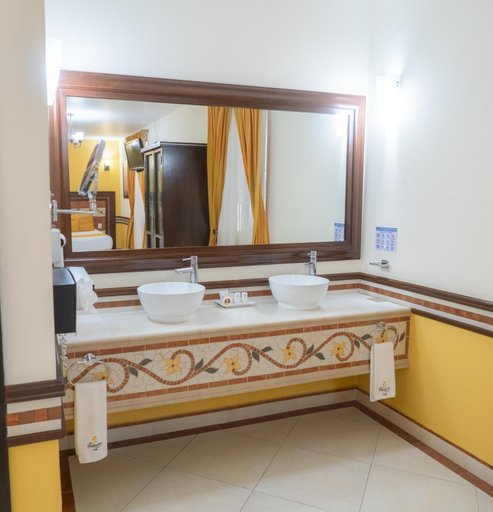 Bathroom 4, Villa Las Margaritas Caxa, Coatepec