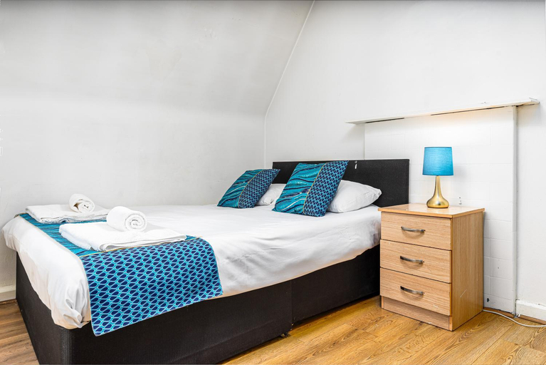Bedroom 2, Aldgate flats, London