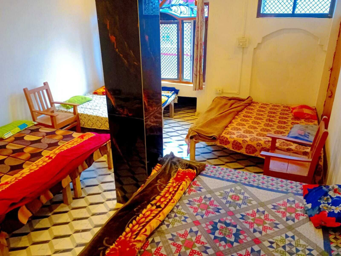 Bedroom 3, Shree mate guest house, Faizabad