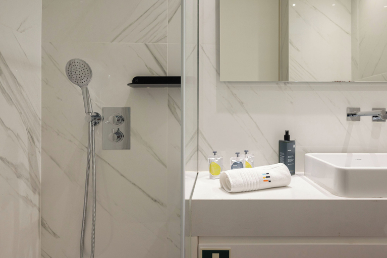 Bathroom 3, The Prestige Apartment 1F, Porto