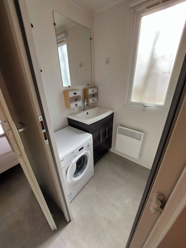 Bathroom 4, Domaine le Clos des Capitelles, Gard