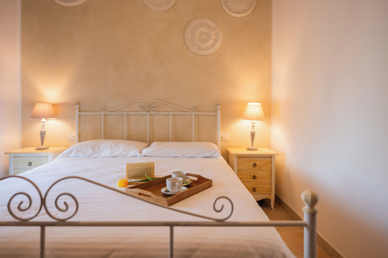 Bedroom 5, Palazzo de Luca, Brindisi