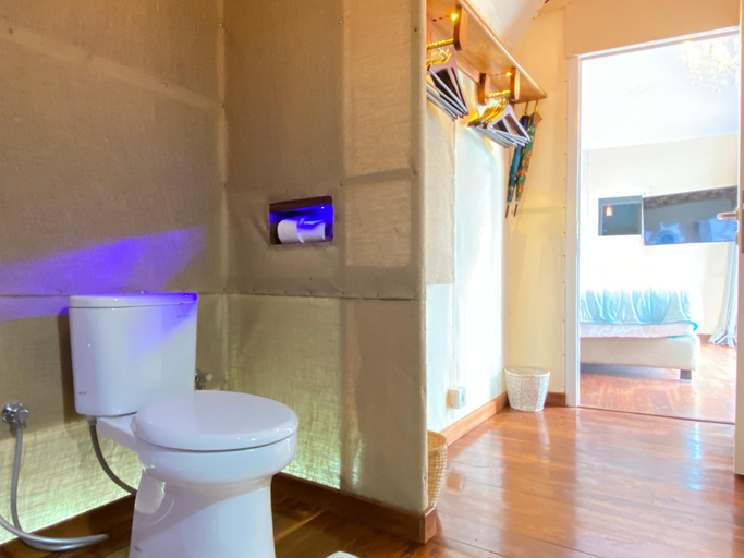 Bathroom 17