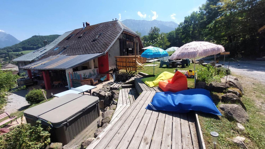 Others 2, Yourtes Olachat proche Annecy, Haute-Savoie