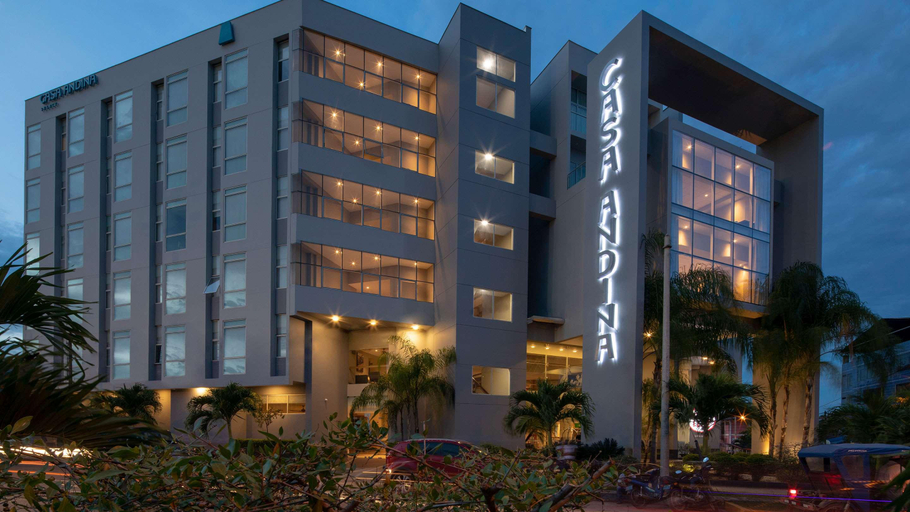 Exterior & Views