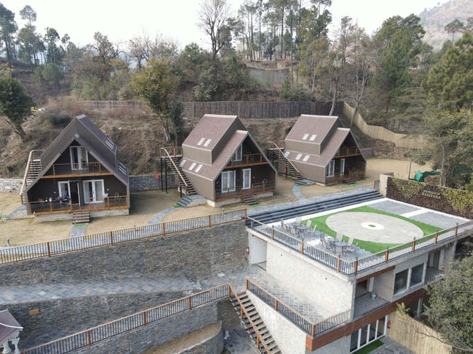 Exterior & Views