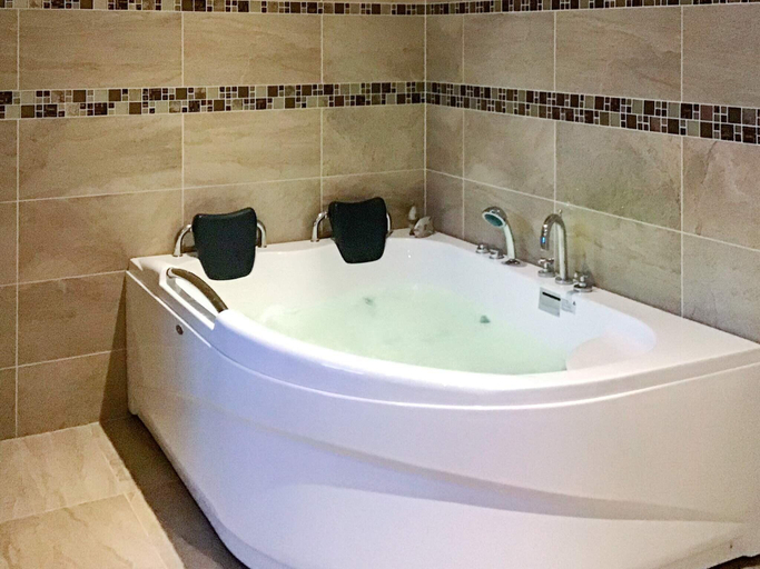 Bathroom 3, Tranquil Riverside Retreat, Holstebro