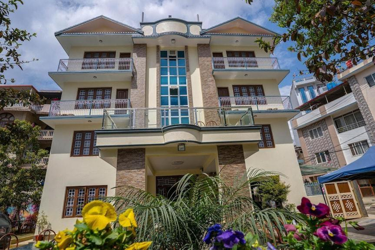 Exterior & Views