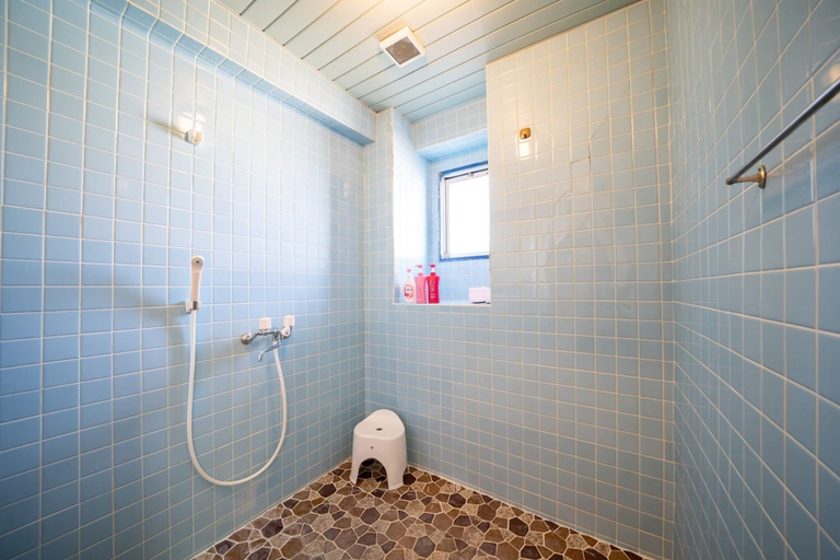 Bathroom 3, Living CUBE Beppu Station Annex, Beppu