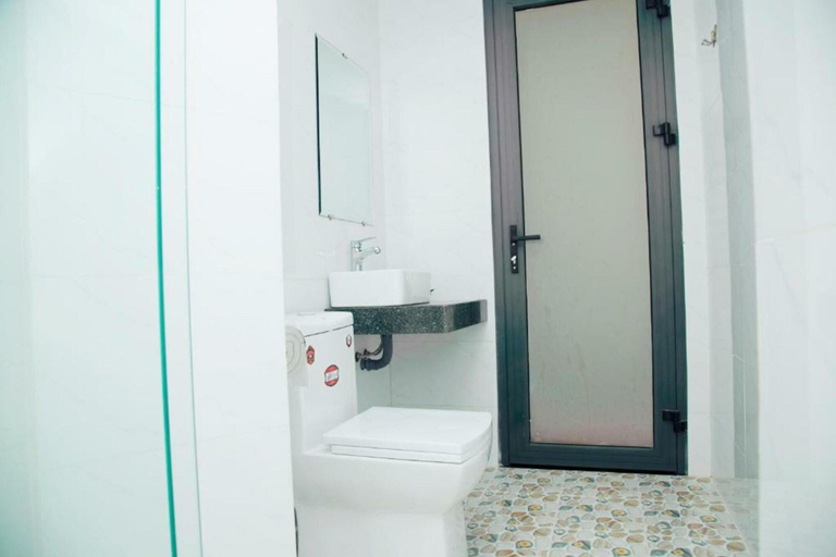 Bathroom 5, Misa Hotel, Qui Nhơn