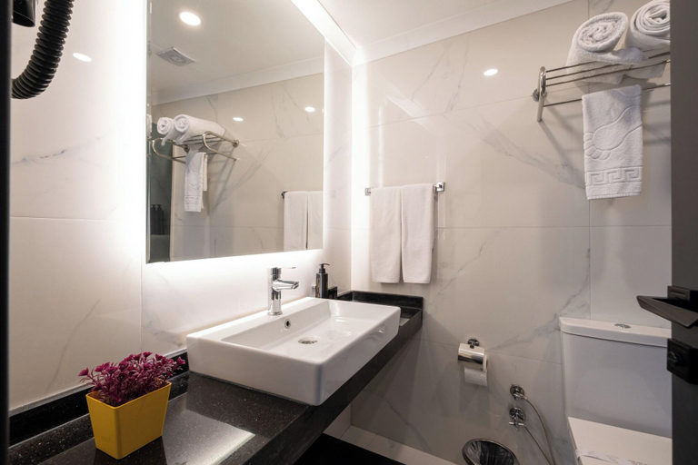 Bathroom 5, 216 Star Suite, Sultanbeyli