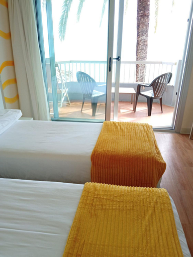 Bedroom, Hotel Le Dauphin, Alpes-Maritimes