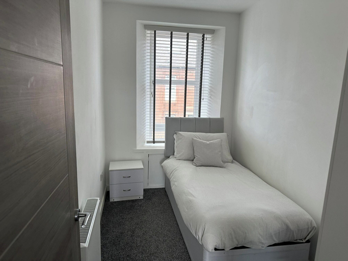 Room 5, Central 3-bed Seaside Apartment - Sleeps 5, Angus