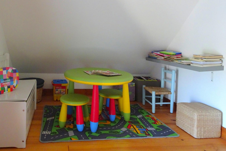 Others 4, Holiday Home in Guerlesquin near Lake, Finistère