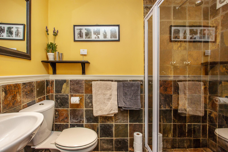 Bathroom 2, Tom's Guest House, City of Cape Town