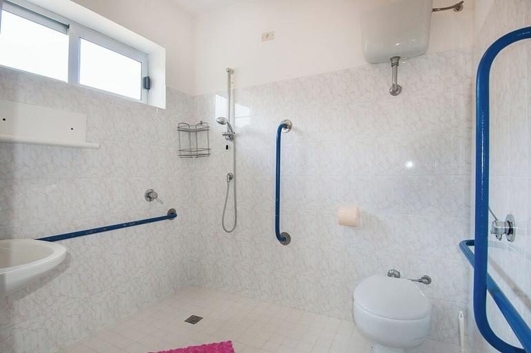 Bathroom 4, Club del Sole Roseto degli Abruzzi, Teramo