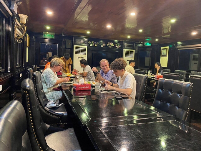 Food & Drinks, Cat Ba Ocean Cruise 7, Cát Hải