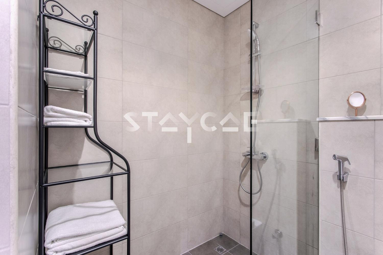 Bathroom 5, Staycae Holiday Homes - Aykon C, Dubai