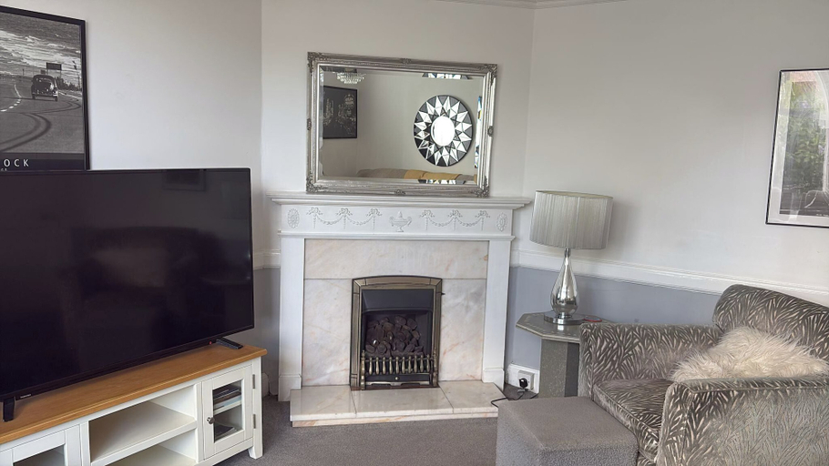 Living area 5, 5 Bed Villa - Sleeps 10 - Pets - Garden - Parking, Lincolnshire
