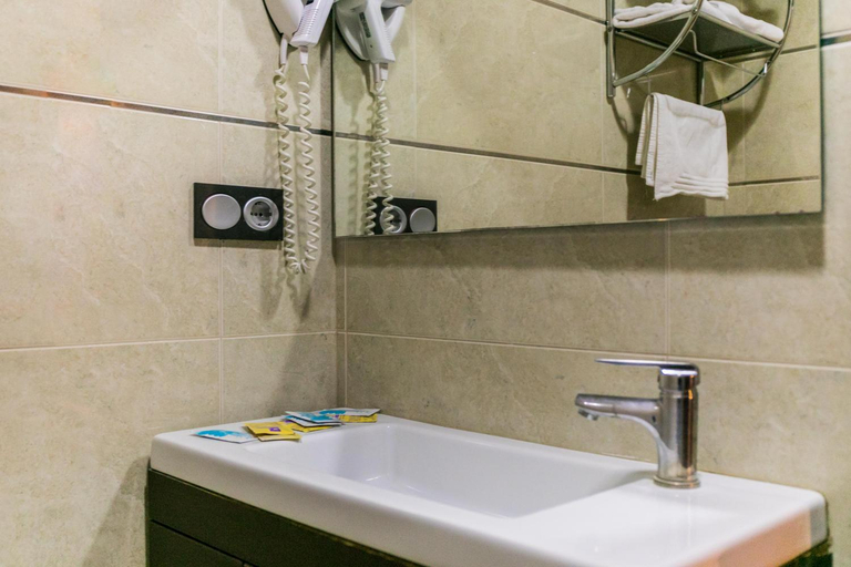 Bathroom, Hotel La Nava, Granada