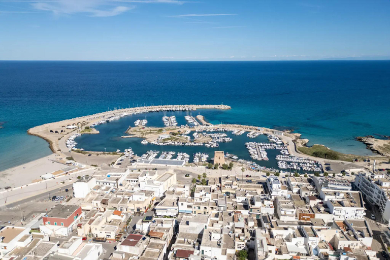 Others 4, PRIVATE VILLA WITH Wi-Fi, PARKING AND AIR CONDITIONING, Lecce