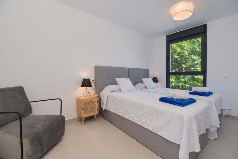 Room 5, Marina Bay II in Bah a de J vea, Alicante