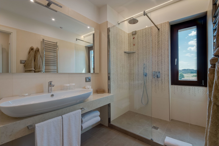 Bathroom 5, Borgo La Chiaracia Resort & SPA, Terni
