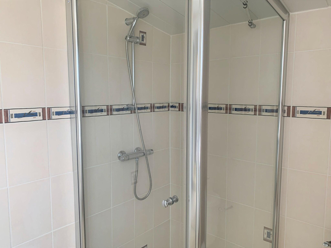 Bathroom 5, House on Rhuys Peninsula Near Sandy Beach, Morbihan