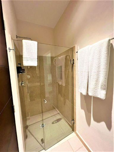 Bathroom, Days Inn by Wyndham Playa del Carmen, Cozumel