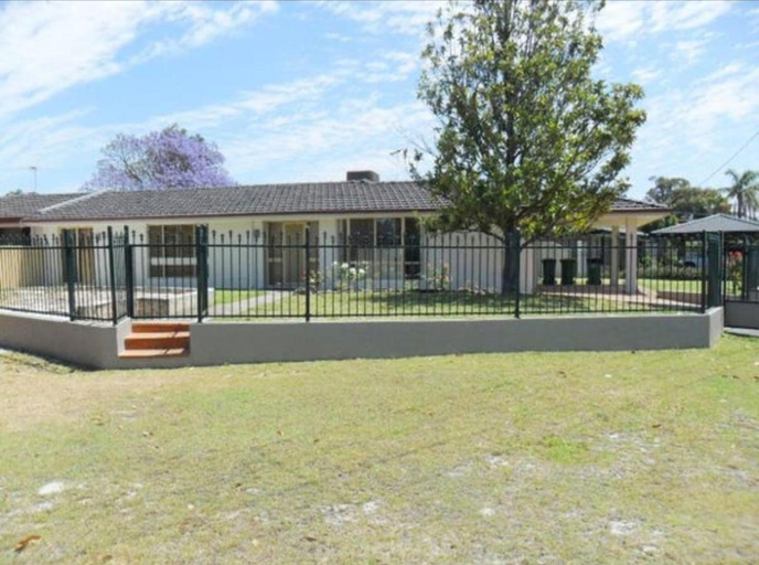 Others 3, room in Morley, Perth