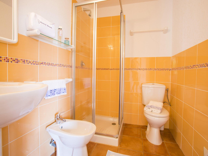 Bathroom, Apartment in Pinarellu near Beach Pool, Corse-du-Sud