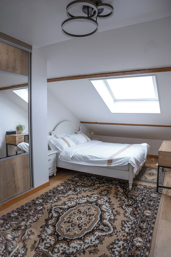 Bedroom 4, La Maison Charentonneau, Val-de-Marne