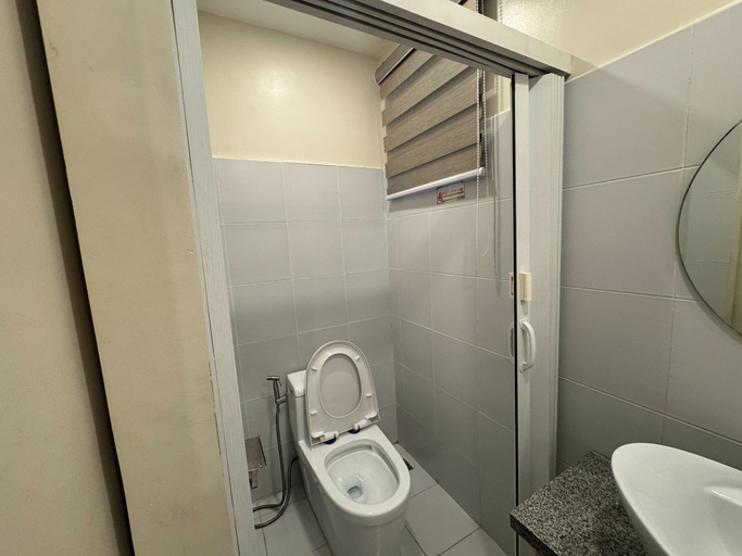 Bathroom 3, The Circuit Manor Hotel near Ayala Malls Circuit, Makati City